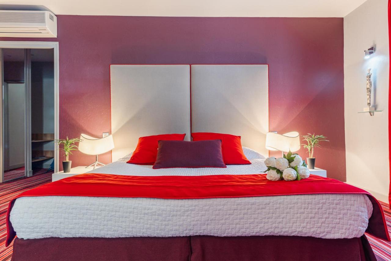 Hostellerie Du Passeur - Hotel & Restaurant - Climatisation Et Piscine Chauffee Les Eyzies 外观 照片