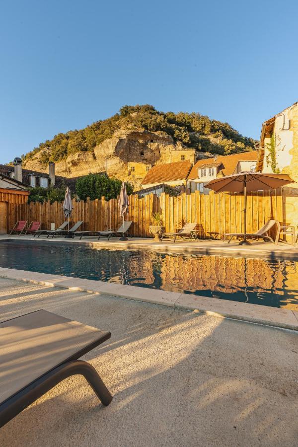 Hostellerie Du Passeur - Hotel & Restaurant - Climatisation Et Piscine Chauffee Les Eyzies 外观 照片