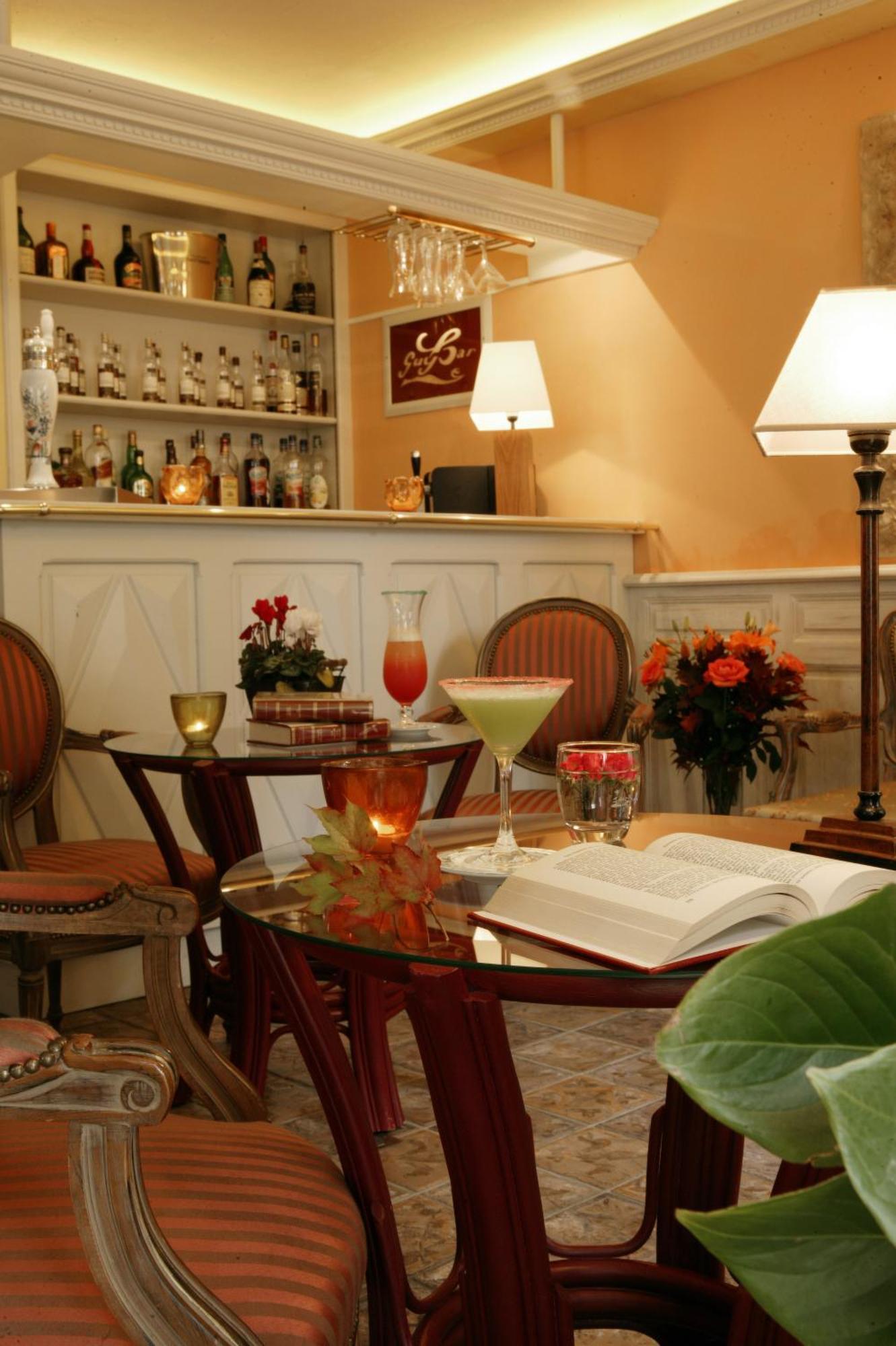 Hostellerie Du Passeur - Hotel & Restaurant - Climatisation Et Piscine Chauffee Les Eyzies 外观 照片