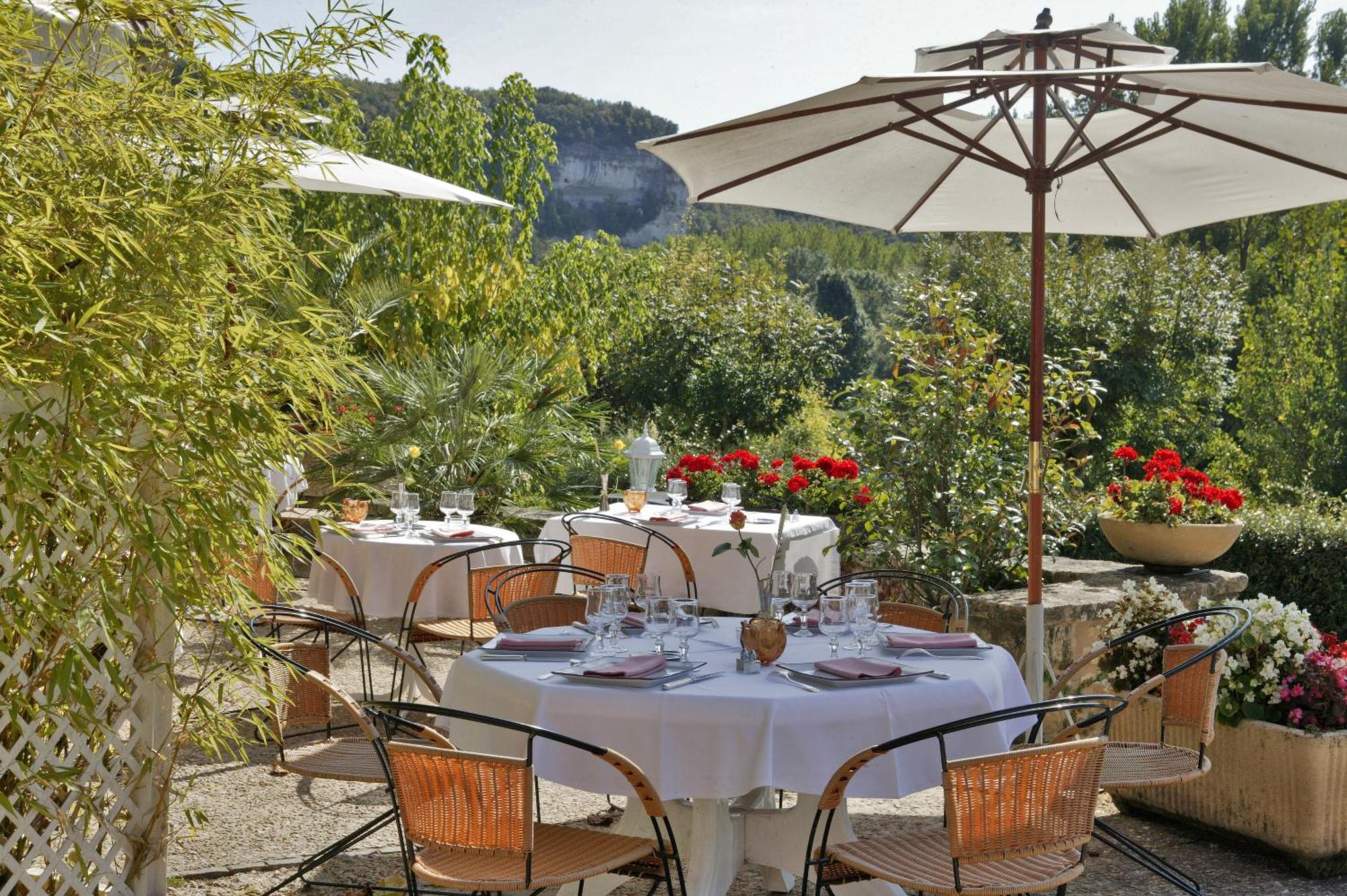 Hostellerie Du Passeur - Hotel & Restaurant - Climatisation Et Piscine Chauffee Les Eyzies 外观 照片